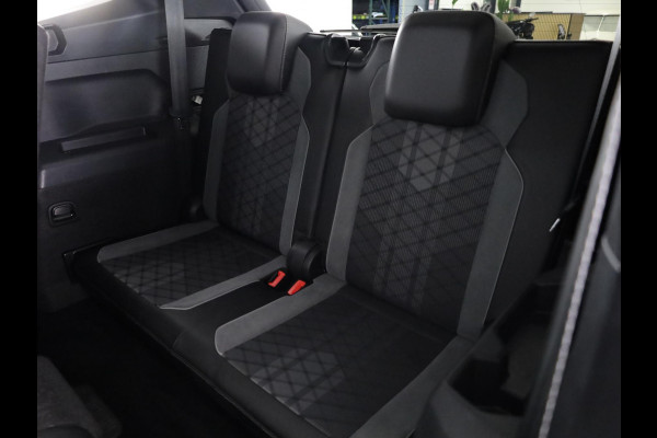 Volkswagen Tiguan Allspace 1.5 TSI R-Line Business+ 7p. |150 pk Automaat (DSG) |R-line  | Navigatie | Matrix LED koplampen | Stoel + Stuur verwarming| Panoramadak | Achteruit rijcamera | Parkeersensoren