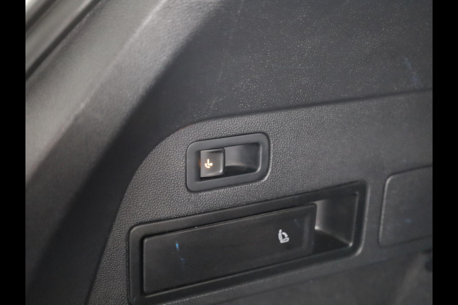 Volkswagen Tiguan Allspace 1.5 TSI R-Line Business+ 7p. |150 pk Automaat (DSG) |R-line  | Navigatie | Matrix LED koplampen | Stoel + Stuur verwarming| Panoramadak | Achteruit rijcamera | Parkeersensoren