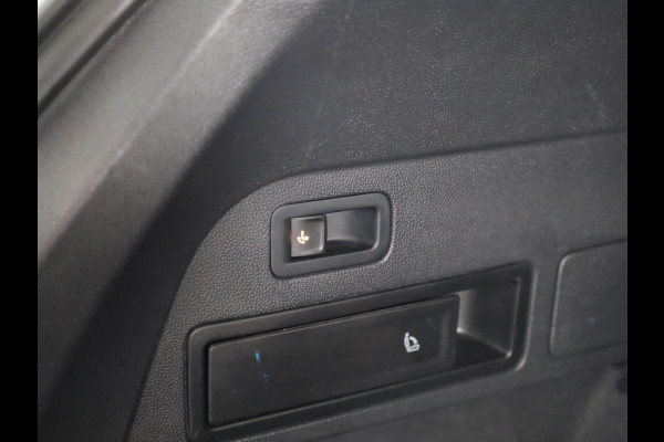 Volkswagen Tiguan Allspace 1.5 TSI R-Line Business+ 7p. |150 pk Automaat (DSG) |R-line  | Navigatie | Matrix LED koplampen | Stoel + Stuur verwarming| Panoramadak | Achteruit rijcamera | Parkeersensoren