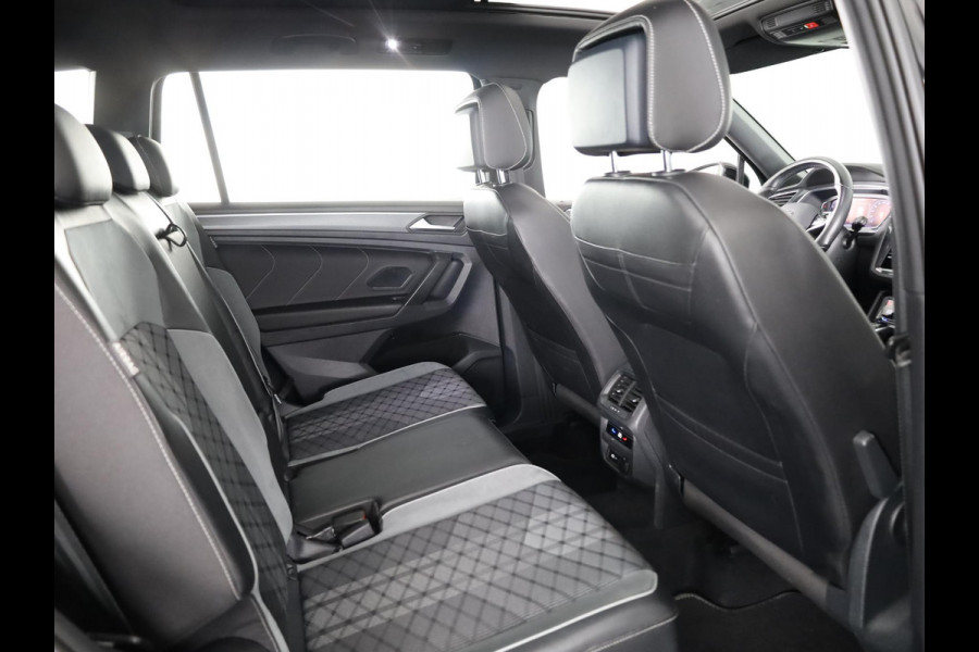 Volkswagen Tiguan Allspace 1.5 TSI R-Line Business+ 7p. |150 pk Automaat (DSG) |R-line  | Navigatie | Matrix LED koplampen | Stoel + Stuur verwarming| Panoramadak | Achteruit rijcamera | Parkeersensoren