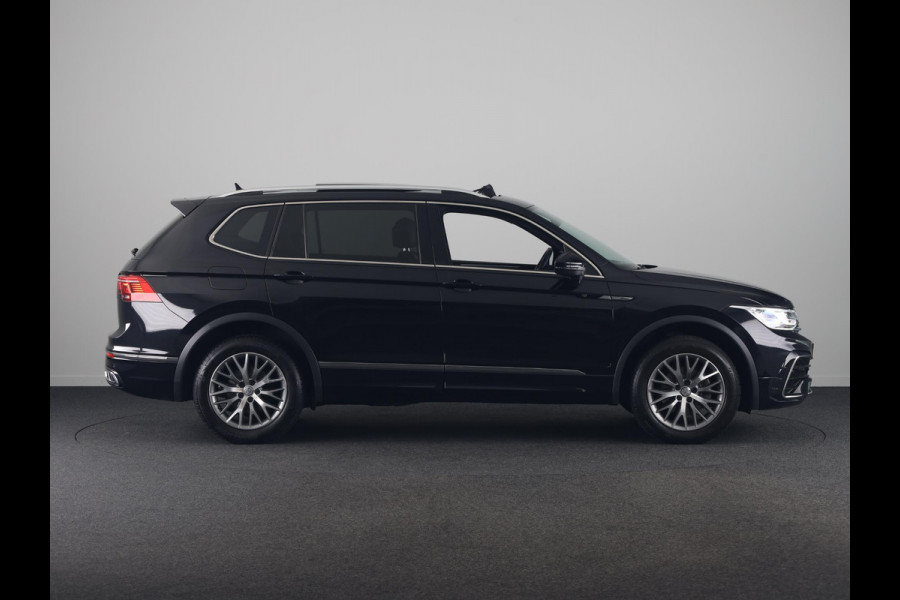 Volkswagen Tiguan Allspace 1.5 TSI R-Line Business+ 7p. |150 pk Automaat (DSG) |R-line  | Navigatie | Matrix LED koplampen | Stoel + Stuur verwarming| Panoramadak | Achteruit rijcamera | Parkeersensoren