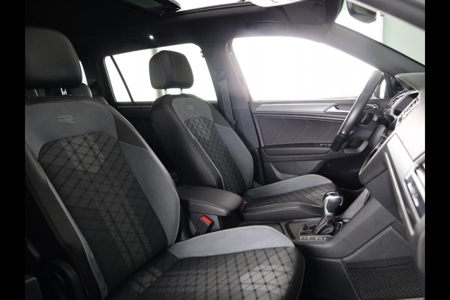 Volkswagen Tiguan Allspace 1.5 TSI R-Line Business+ 7p. |150 pk Automaat (DSG) |R-line  | Navigatie | Matrix LED koplampen | Stoel + Stuur verwarming| Panoramadak | Achteruit rijcamera | Parkeersensoren
