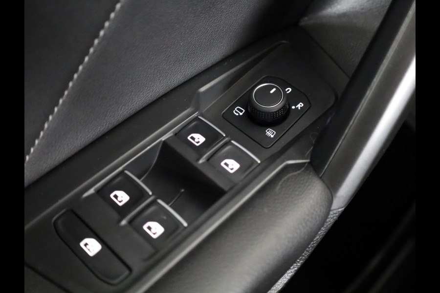 Volkswagen Tiguan Allspace 1.5 TSI R-Line Business+ 7p. |150 pk Automaat (DSG) |R-line  | Navigatie | Matrix LED koplampen | Stoel + Stuur verwarming| Panoramadak | Achteruit rijcamera | Parkeersensoren