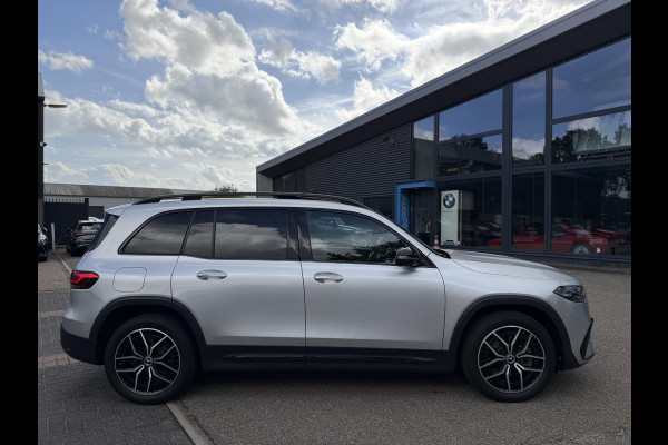 Mercedes-Benz EQB 300 4MATIC AMG Line 7p. 67 kWh | SOH 98% | NIGHT PAKKET | 360 CAMERA| 7 PERSOONS | RIJKLAAR + 12 MND BOVAG GARANTIE | STOEL VERWARMING | DODE HOEK |