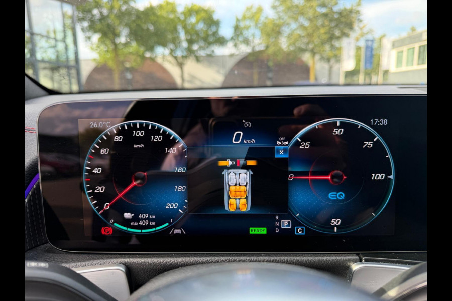 Mercedes-Benz EQB 300 4MATIC AMG Line 7p. 67 kWh | SOH 98% | NIGHT PAKKET | 360 CAMERA| 7 PERSOONS | RIJKLAAR + 12 MND BOVAG GARANTIE | STOEL VERWARMING | DODE HOEK |