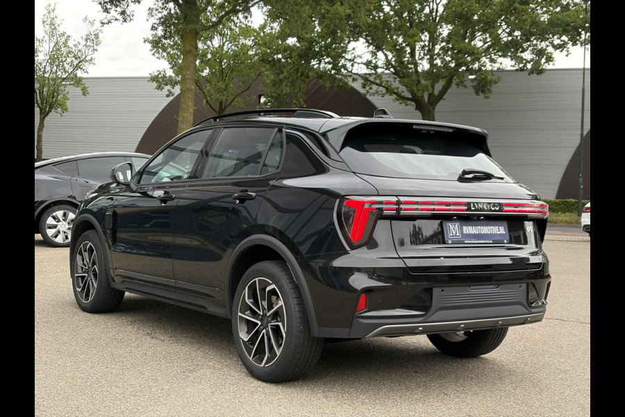 Lynk & Co 01 1.5 Core | NIEUW MODEL! | FABRIEKSGARANTIE T/M 2030! | CAMERA| STOELVERWARMING| APPLE CARPLAY| ADAPTIVE CRUISE CONTROL|