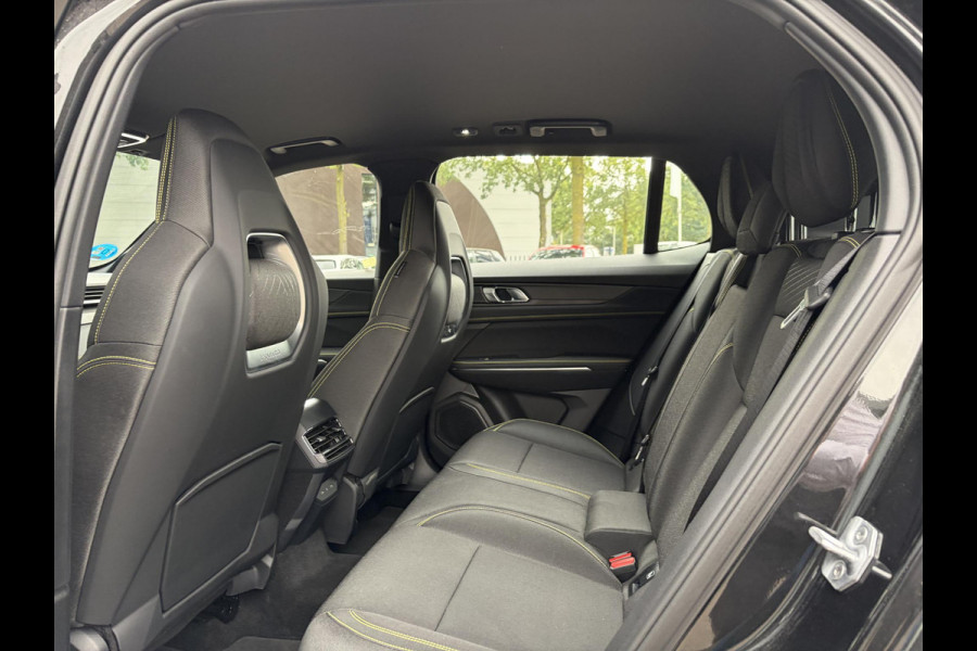 Lynk & Co 01 1.5 Core | NIEUW MODEL! | FABRIEKSGARANTIE T/M 2030! | CAMERA| STOELVERWARMING| APPLE CARPLAY| ADAPTIVE CRUISE CONTROL|