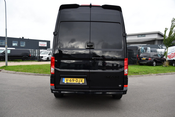 MAN TGE 3.180 35 2.0 L3H3 Black Edition Full Options! Adaptieve Cruise, Camera, Carplay, LED, 2 x Schuifdeur, Leder, Clima, Stoelverwarming, Automaat, 177pk, Uniek!