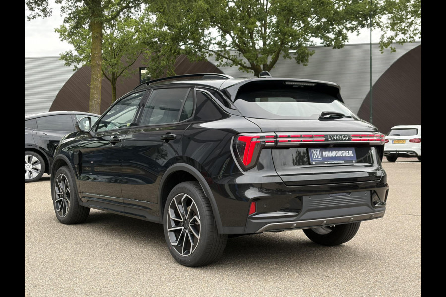 Lynk & Co 01 1.5 Core | NIEUW MODEL! | FABRIEKSGARANTIE T/M 2030! | CAMERA| STOELVERWARMING| APPLE CARPLAY| ADAPTIVE CRUISE CONTROL|