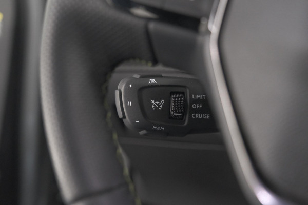 Peugeot 2008 1.2 Hybrid 136 GT | 360 Camera | Adaptieve Cruise Control | Navigatie | Dodehoekdetectie