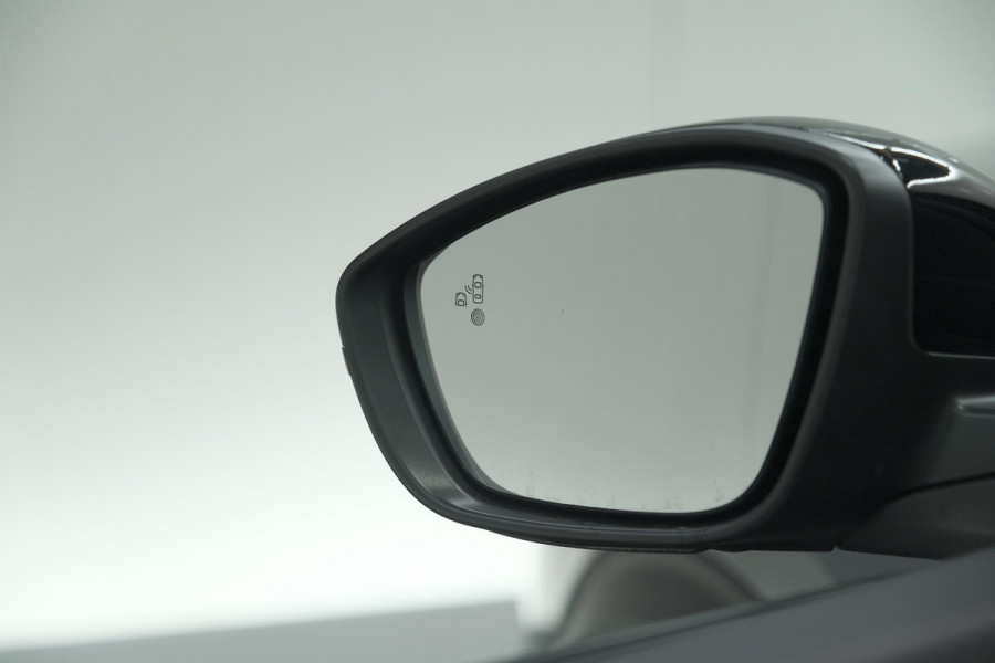 Peugeot 2008 1.2 Hybrid 136 GT | 360 Camera | Adaptieve Cruise Control | Navigatie | Dodehoekdetectie