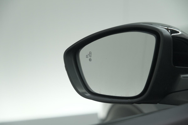 Peugeot 2008 1.2 Hybrid 136 GT | 360 Camera | Adaptieve Cruise Control | Navigatie | Dodehoekdetectie