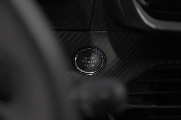 Peugeot 2008 1.2 Hybrid 136 GT | 360 Camera | Adaptieve Cruise Control | Navigatie | Dodehoekdetectie