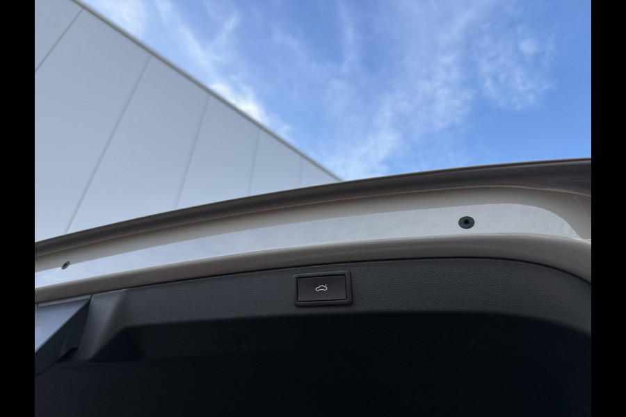 Škoda Karoq 1.5 TSI 150pk ACT DSG Sportline | Pano dak | Acc | Camera