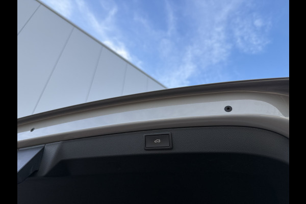 Škoda Karoq 1.5 TSI 150pk ACT DSG Sportline | Pano dak | Acc | Camera