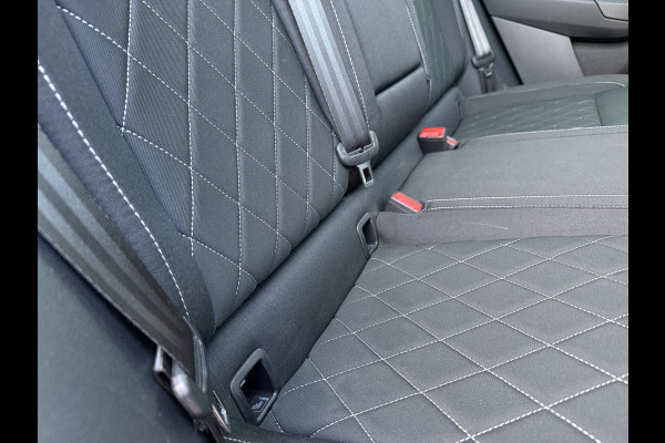 Škoda Karoq 1.5 TSI 150pk ACT DSG Sportline | Pano dak | Acc | Camera