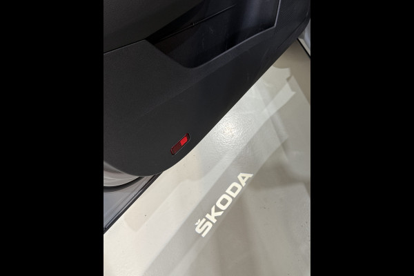Škoda Karoq 1.5 TSI 150pk ACT DSG Sportline | Pano dak | Acc | Camera