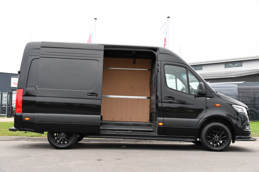 Mercedes-Benz Sprinter 317 1.9 CDI L2H2 RWD AMG Black Edition FACELIFT! Camera, Cruise, Carplay, LED, Multimedia, 170pk, NAVI, Automaat, Uniek!