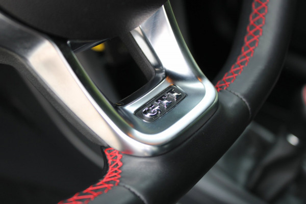Volkswagen up! 1.0 GTI BeatsAudio Schuifdak 116pk! Camera
