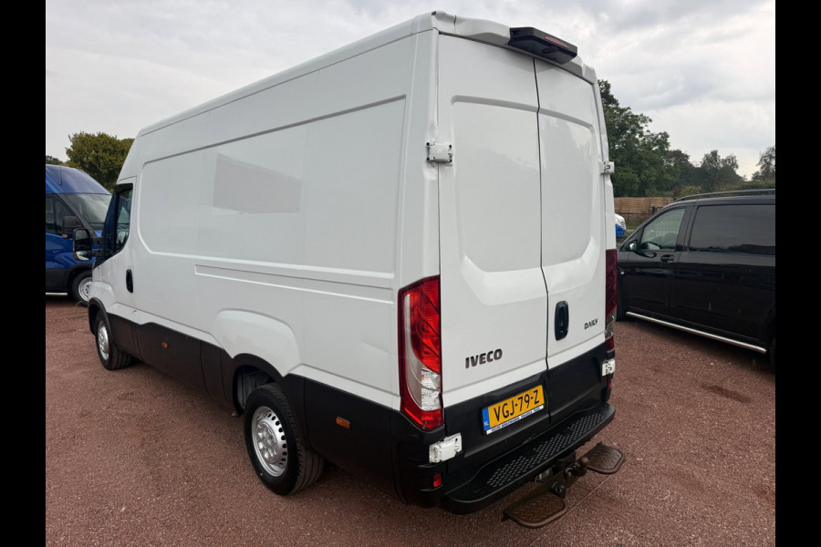 Iveco Daily 35S16V 2.3 160PK L2H2 3.5T trekgewicht / Cruise / Airco