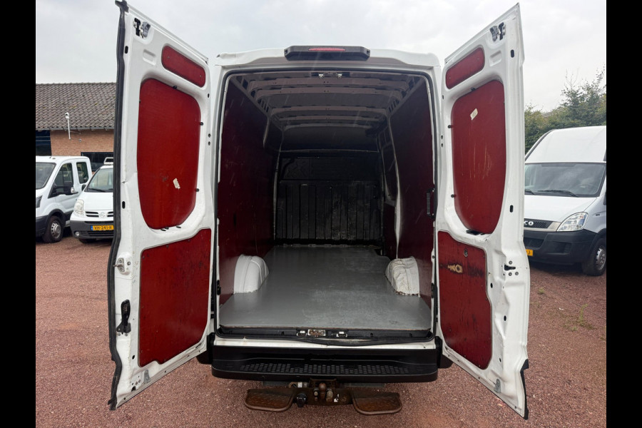 Iveco Daily 35S16V 2.3 160PK L2H2 3.5T trekgewicht / Cruise / Airco