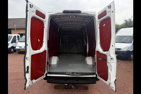 Iveco Daily 35S16V 2.3 160PK L2H2 3.5T trekgewicht / Cruise / Airco