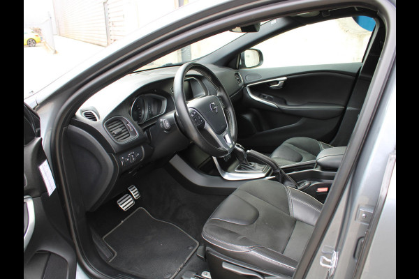 Volvo V40 1.5 T3 Polar+ Sport | PANORAMA DAK | STOELVERWARMING | NAVIGATIE |