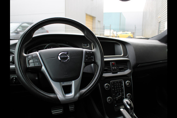 Volvo V40 1.5 T3 Polar+ Sport | PANORAMA DAK | STOELVERWARMING | NAVIGATIE |