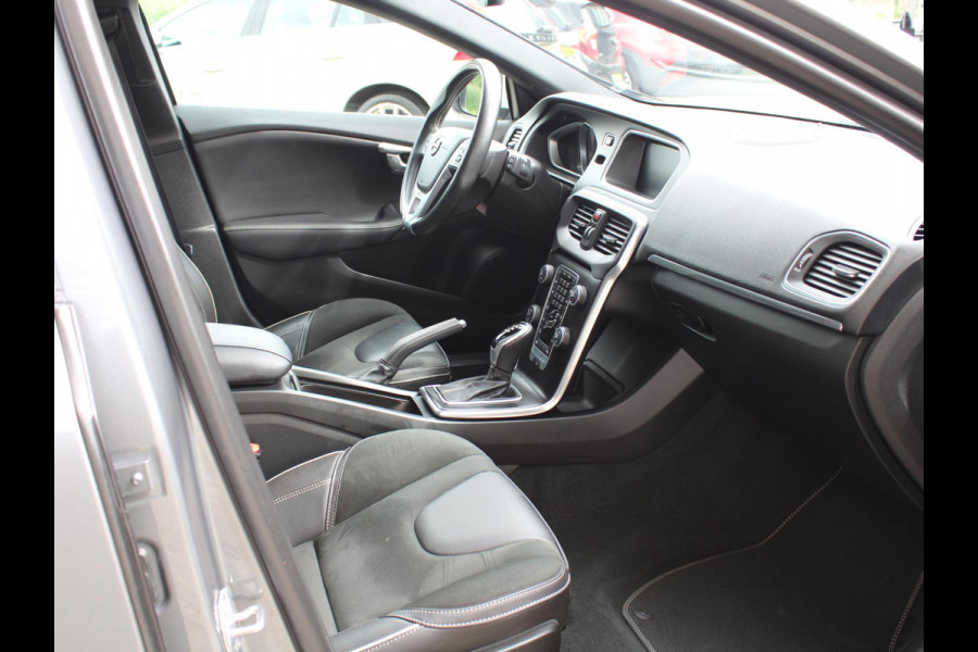 Volvo V40 1.5 T3 Polar+ Sport | PANORAMA DAK | STOELVERWARMING | NAVIGATIE |
