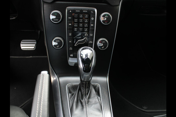 Volvo V40 1.5 T3 Polar+ Sport | PANORAMA DAK | STOELVERWARMING | NAVIGATIE |