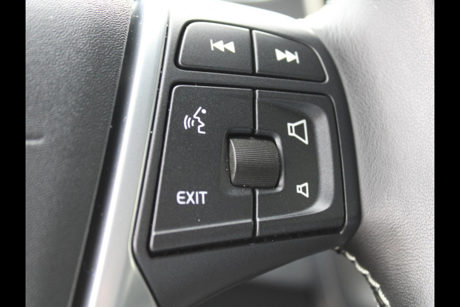 Volvo V40 1.5 T3 Polar+ Sport | PANORAMA DAK | STOELVERWARMING | NAVIGATIE |