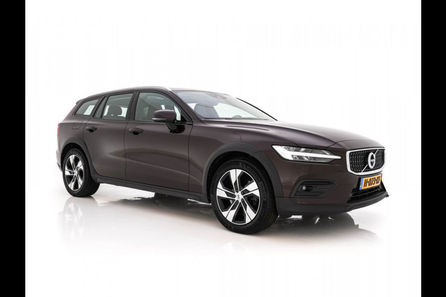 Volvo V60 Cross Country 2.0 D4 AWD Pro Aut. *LEATHER | FULL-LED | HARMAN/KARDON-AUDIO | NAVI-FULLMAP | MEMORY-PACK | BLIND-SPOT | DIGI-COCKPIT | HEATED/VENTILATED-CONTOURSEATS | CAMERA | ECC | PDC | CRUISE | TOWBAR | 18''ALU*