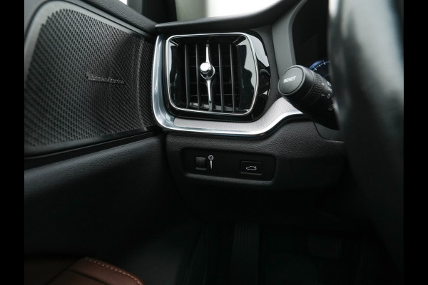 Volvo V60 Cross Country 2.0 D4 AWD Pro Aut. *LEATHER | FULL-LED | HARMAN/KARDON-AUDIO | NAVI-FULLMAP | MEMORY-PACK | BLIND-SPOT | DIGI-COCKPIT | HEATED/VENTILATED-CONTOURSEATS | CAMERA | ECC | PDC | CRUISE | TOWBAR | 18''ALU*