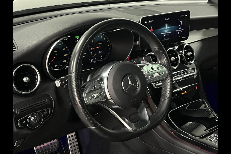 Mercedes-Benz GLC 300e 4MATIC Adapt. cruise | Open dak | Burmester | Massage | Memory | Stoelverwarming | Camera | Ambiente verlichting | Carplay | Originele kleur*