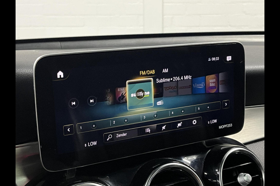 Mercedes-Benz GLC 300e 4MATIC Adapt. cruise | Open dak | Burmester | Massage | Memory | Stoelverwarming | Camera | Ambiente verlichting | Carplay | Originele kleur*