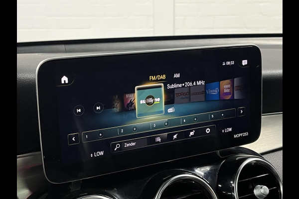 Mercedes-Benz GLC 300e 4MATIC Adapt. cruise | Open dak | Burmester | Massage | Memory | Stoelverwarming | Camera | Ambiente verlichting | Carplay | Originele kleur*