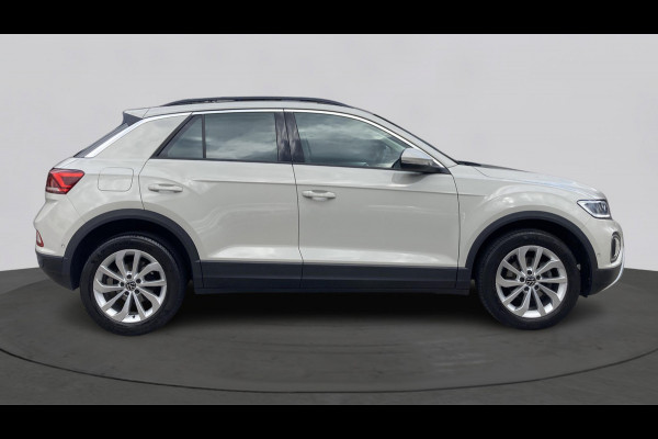 Volkswagen T-Roc 1.5 TSI Life Business Ascot grey | Stoelverwarming | Keyless | Navigatie | Acc