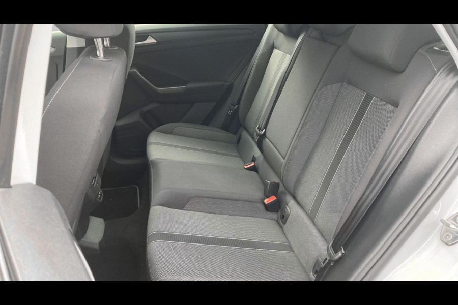 Volkswagen T-Roc 1.5 TSI Life Business Ascot grey | Stoelverwarming | Keyless | Navigatie | Acc