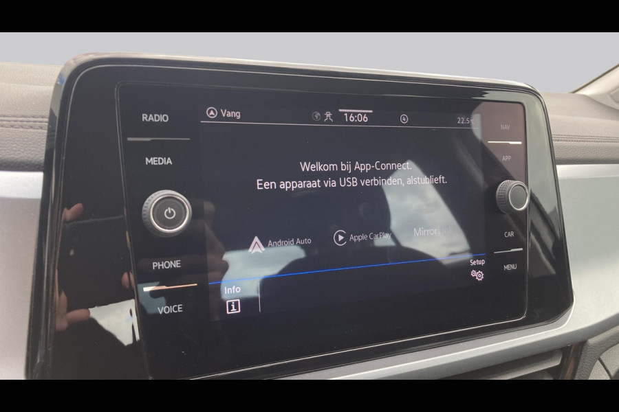 Volkswagen T-Roc 1.5 TSI Life Business Ascot grey | Stoelverwarming | Keyless | Navigatie | Acc