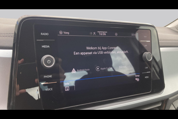 Volkswagen T-Roc 1.5 TSI Life Business Ascot grey | Stoelverwarming | Keyless | Navigatie | Acc