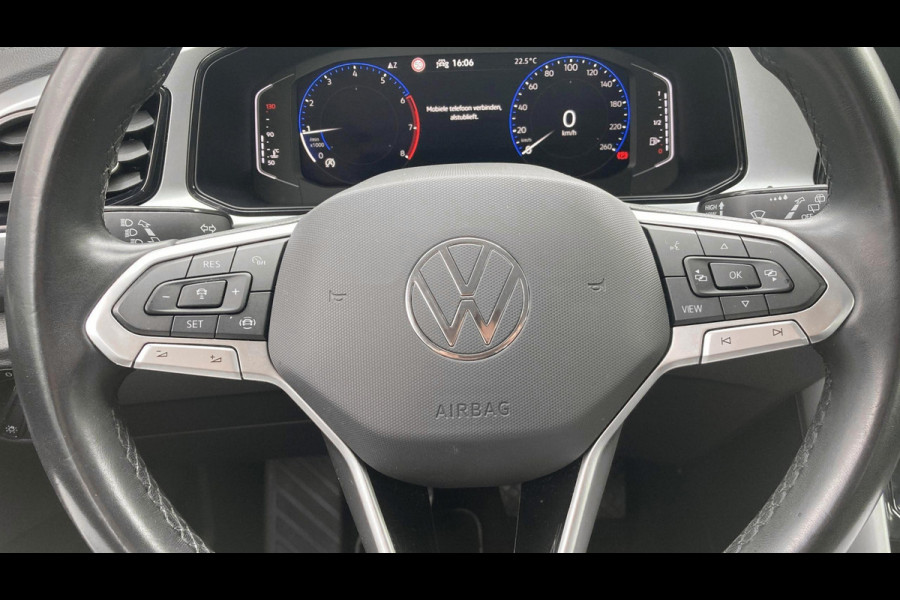 Volkswagen T-Roc 1.5 TSI Life Business Ascot grey | Stoelverwarming | Keyless | Navigatie | Acc