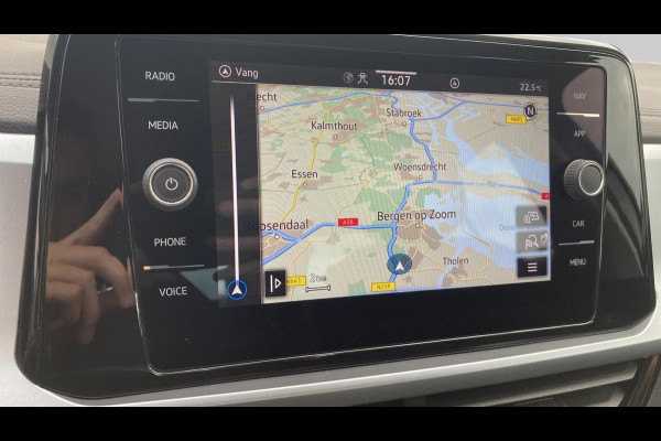 Volkswagen T-Roc 1.5 TSI Life Business Ascot grey | Stoelverwarming | Keyless | Navigatie | Acc