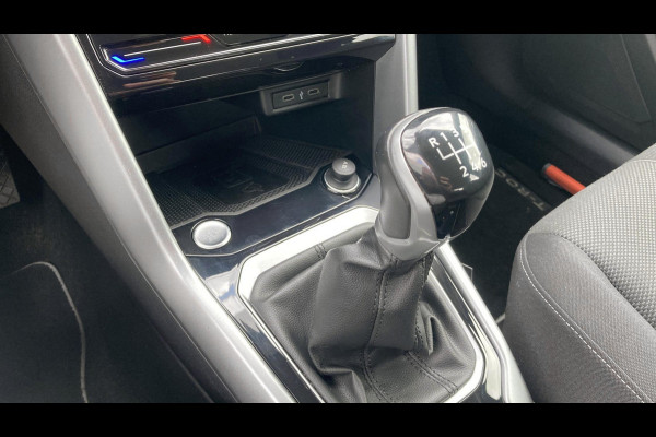 Volkswagen T-Roc 1.5 TSI Life Business Ascot grey | Stoelverwarming | Keyless | Navigatie | Acc