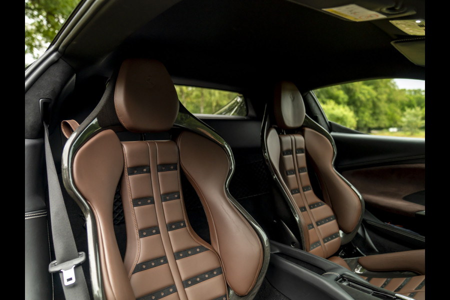 Ferrari 296 GTB 3.0 V6 | Lift | Cioccolato Racing Seats