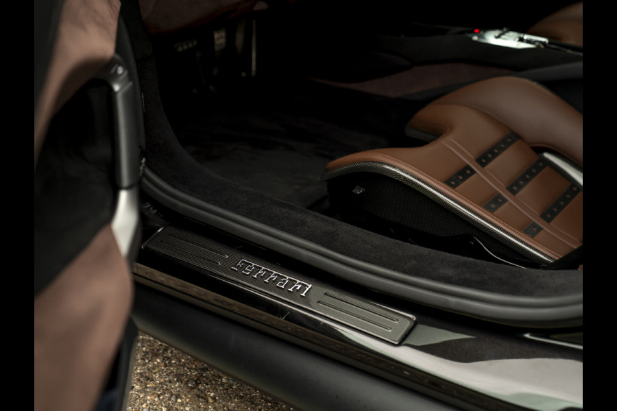 Ferrari 296 GTB 3.0 V6 | Lift | Cioccolato Racing Seats