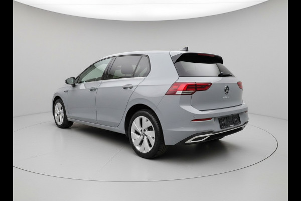 Volkswagen Golf 1.5 TSI 130pk Style * LAGE KMSTAND 26.000KM! * ParkeerCamera * Adaptieve Cruise Control *