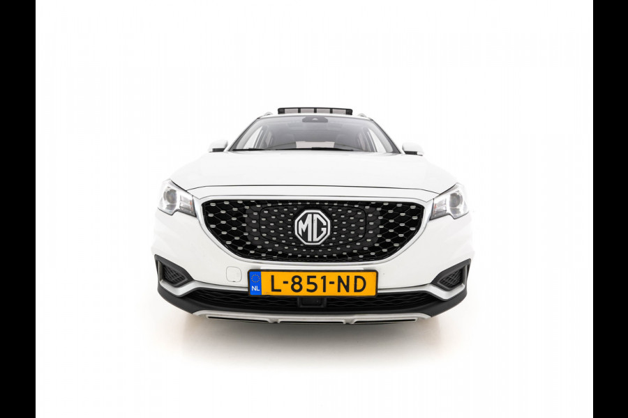 MG ZS EV Luxury 45 kWh {SoH-87%} (INCL-BTW) Aut. *PANO | LEATHER | CCS-FASTLOADER | KEYLESS | NAVI-FULLMAP | ADAPTIVE-CRUISE | CAMERA | HEATED-SPORTSEATS | CARPLAY | BLINDSPOT | DAB | LANE-ASSIST | 17''ALU*