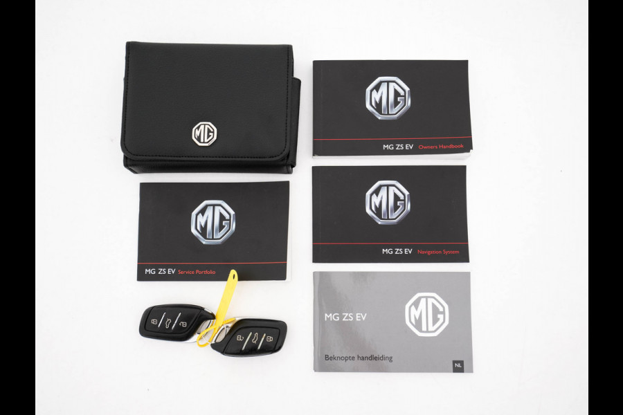 MG ZS EV Luxury 45 kWh {SoH-87%} (INCL-BTW) Aut. *PANO | LEATHER | CCS-FASTLOADER | KEYLESS | NAVI-FULLMAP | ADAPTIVE-CRUISE | CAMERA | HEATED-SPORTSEATS | CARPLAY | BLINDSPOT | DAB | LANE-ASSIST | 17''ALU*
