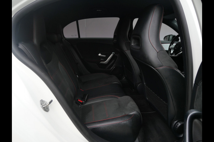 Mercedes-Benz A-Klasse 180 BUSINESS SOLUTION AMG | AUTOMAAT | WIDESCREEN | SFEER | NL-AUTO!!