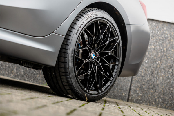 BMW 3 Serie 330e High Ex M-Sport Frozen / Glazen dak / Adaptief onderstel / Electrische stoelen /